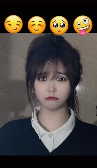 《抖音》女友表情包锁屏图片高清原图分享